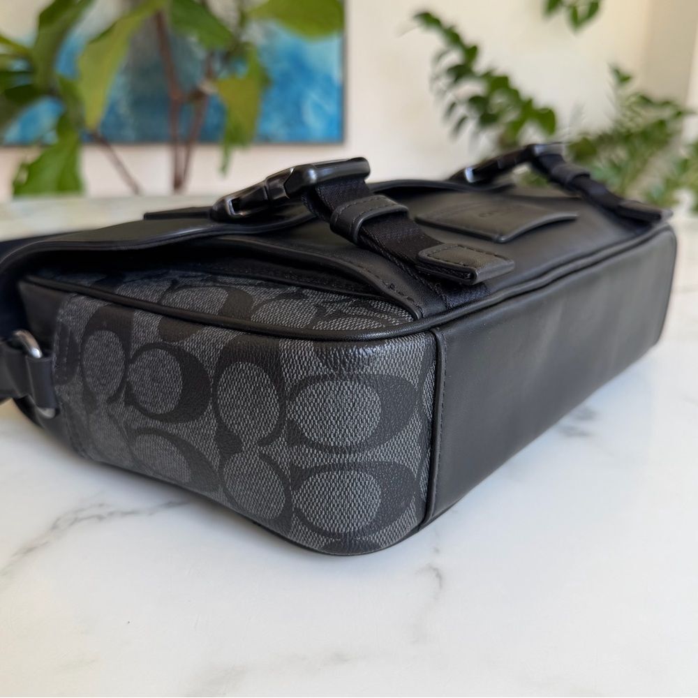 Coach Track Crossbody In Signature Canvas & Leather Messenger Bag C3747 Black - Picture 6 of 16